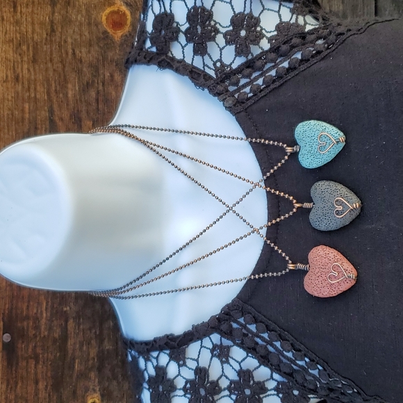 Necklace Copper Wire Wrapped Heart Shaped Lava Stone Essential Oil Diffuser - Picture 5 of 5